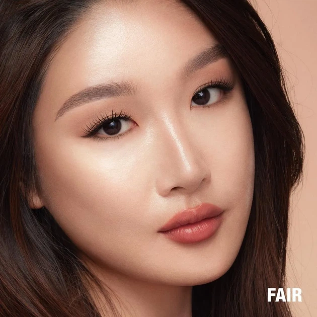 Рідкий контур для обличчя Charlotte Tilbury Hollywood Contour Wand (Fair) - Фото 4 Рідкий контур для обличчя Charlotte Tilbury Hollywood Contour Wand (Fair) - изображение 4