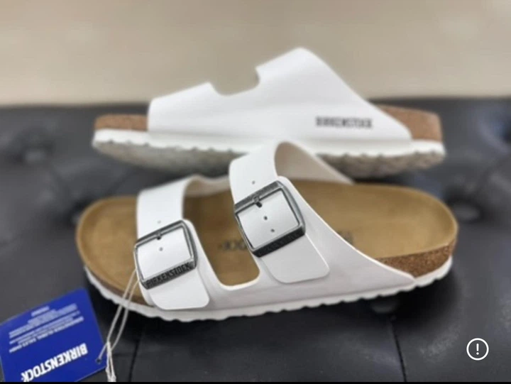 Женские ортопедические шлепанцы BIRKENSTOCK ARIZONA 0552683 narrow
