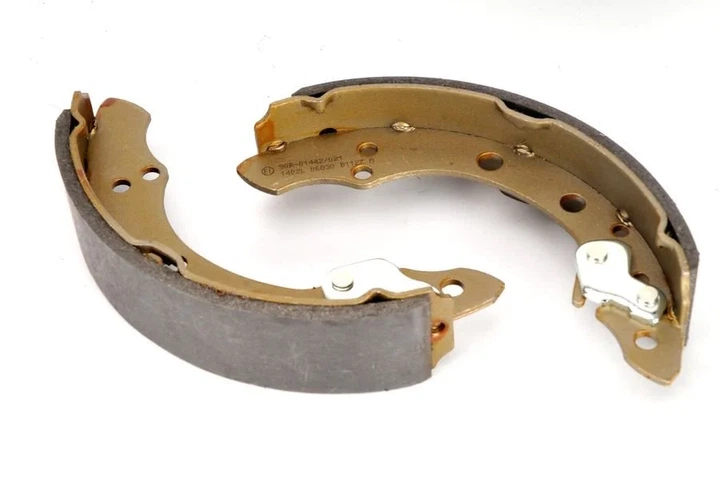 Гальмівна колодка LPR 06830 Audi 80, A2, 100; Skoda Roomster, Felicia, Fabia, Rapid; Seat Cordoba, Ibiza, Toledo; Volkswagen Polo, Golf, Jetta, Passat; Chery Amulet 811609526, 443609525X, 443609528X - изображение 2