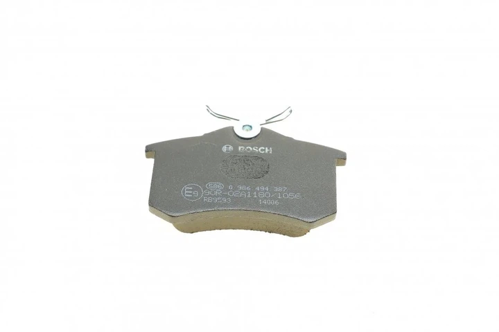 Колодки гальмові BOSCH 0 986 494 387 Volkswagen Passat, Bora, Golf; Audi A4, A6; Renault Scenic, Clio, Megane, Grand Scenic, Fluence, Twingo; Seat Exeo JZW698451B, 9944395, 8E0698451L - Фото 3 Колодки гальмові BOSCH 0 986 494 387 Volkswagen Passat, Bora, Golf; Audi A4, A6; Renault Scenic, Clio, Megane, Grand Scenic, Fluence, Twingo; Seat Exeo JZW698451B, 9944395, 8E0698451L - зображення 3