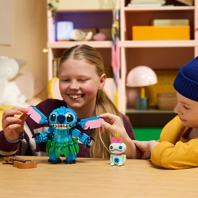 Конструктор LEGO Disney Стіч і Страхопудка 713 деталей (43296) - зображення 8