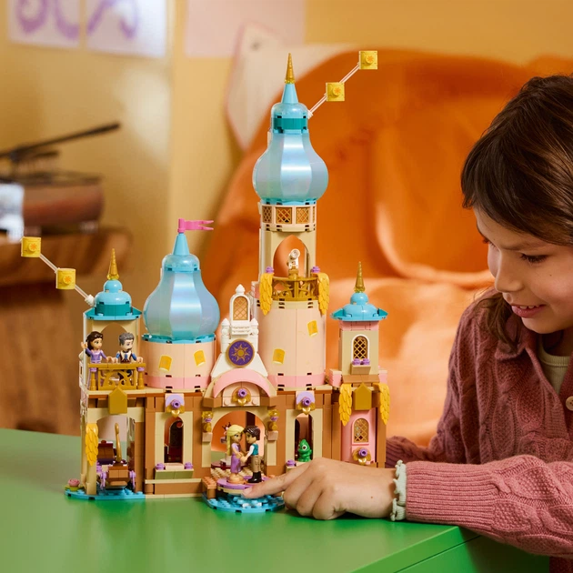 Конструктор LEGO Disney Princess Замок Рапунцель 676 деталей (43297) - зображення 8