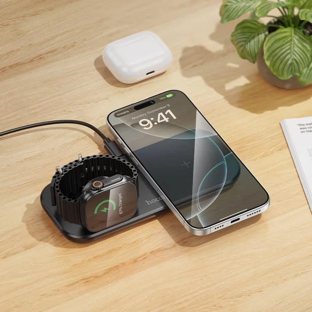 Магнітна бездротова зарядка 3 в 1 Hoco CW65 для смартфона / AirPods / iWatch — White (789854) - Фото 4 Магнітна бездротова зарядка 3 в 1 Hoco CW65 для смартфона / AirPods / iWatch — White (789854) - зображення 4
