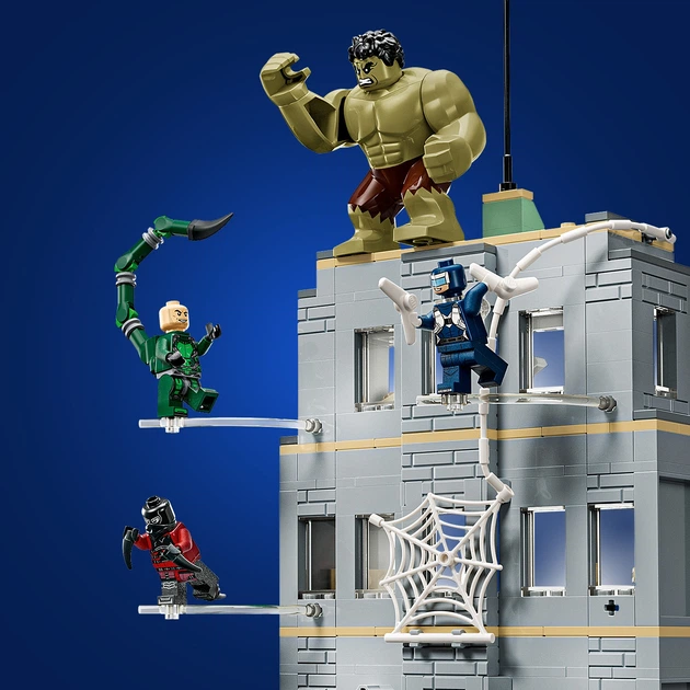 Конструктор LEGO Super Heroes Епічна сутичка Людини-Павука проти Халка 534 деталі (76350) - Фото 6 Конструктор LEGO Super Heroes Епічна сутичка Людини-Павука проти Халка 534 деталі (76350) - зображення 6