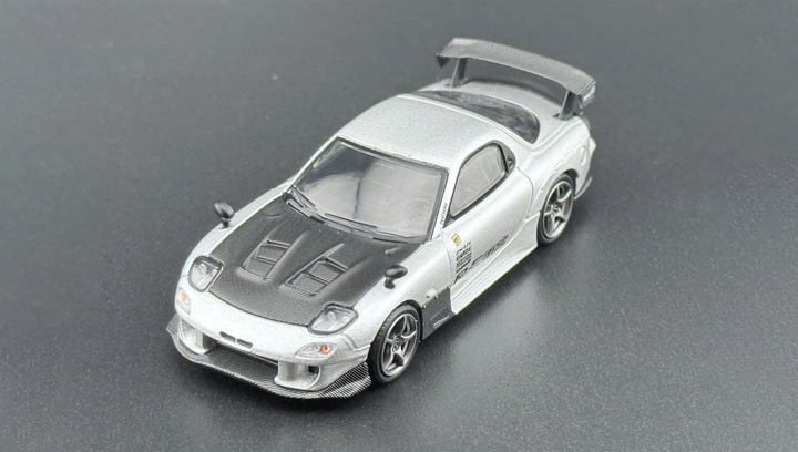 Машинка Premium MINI GT Mazda RX-7 RE-Amemiya 1:64 MGT01106 Silver - изображение 5