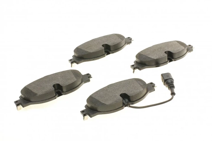Комплект гальмівних колодок BOSCH 0 986 494 660 Audi A3, TT, Q3; Volkswagen Golf, Passat, Touran, Caddy, Tiguan, T-Roc; Seat Leon; Skoda Octavia, Superb, Karoq, Kodiaq 8V0698151D, 2K5698151A, 8V0698151S - изображение 2