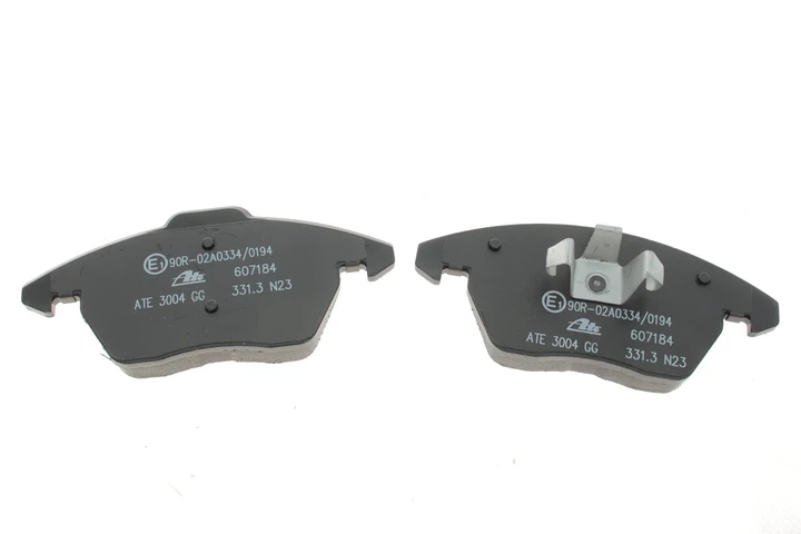 Комплект гальмівних колодок ATE 13046071842 Volkswagen Passat, Touran, Caddy, Golf, Jetta, EOS; Seat Ibiza; Skoda Octavia, Superb, Roomster, Yeti, Fabia, Rapid; Audi A3, A1 19374040, 3C0698151K, 5K0698151B - изображение 3