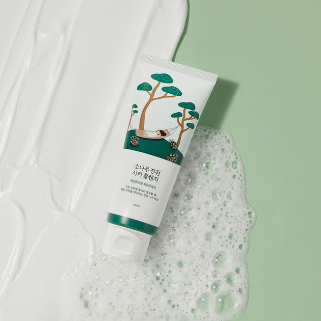 Пінка очищаюча з екстрактом голок сосни ROUND LAB Pine Calming Cica Cleanser 150 мл - Фото 2 Пінка очищаюча з екстрактом голок сосни ROUND LAB Pine Calming Cica Cleanser 150 мл - зображення 2