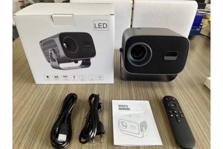 Портативный проектор V8 4K Android 11 с Wi-Fi 2.4G/5G и Bluetooth 5.0 HDSYR_2533 - Фото 1 Портативный проектор V8 4K Android 11 с Wi-Fi 2.4G/5G и Bluetooth 5.0 HDSYR_2533 - изображение 1