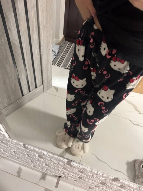 Штани піжамні плюшеві Hello Kitty чорного кольору, теплі домашні штани Хеллоу Кітті L - Фото 2 Штани піжамні плюшеві Hello Kitty чорного кольору, теплі домашні штани Хеллоу Кітті L - зображення 2