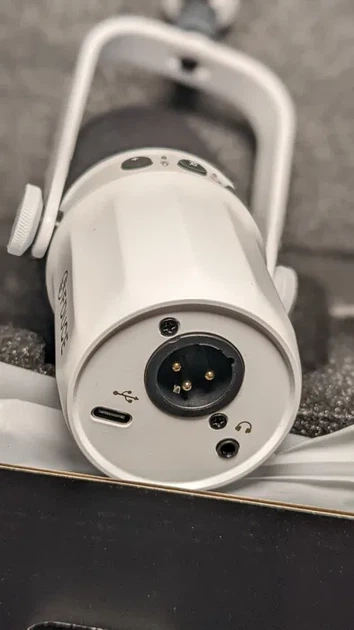 Динамический микрофон FDUCE SL40 USB/XLR (белый) - Фото 3 Динамический микрофон FDUCE SL40 USB/XLR (белый) - изображение 3