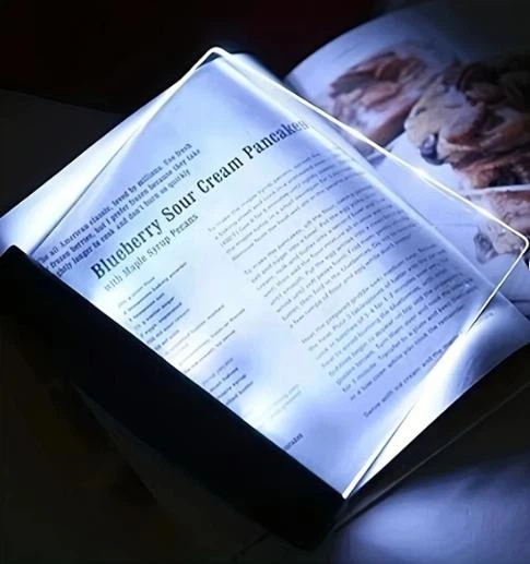 Портативний LED світильник для читання книг, світлодіодна книжкова лампа на батарейках AAA - зображення 4