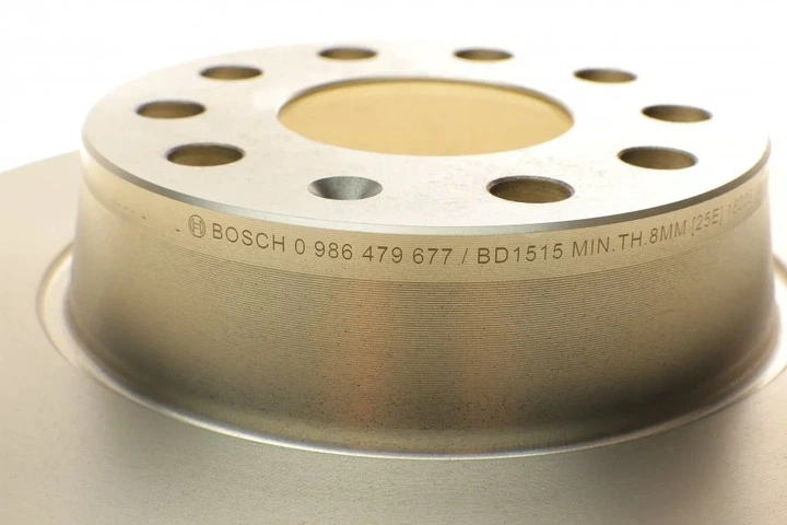 Тормозные диски BOSCH 0986479677 Volkswagen Caddy, Golf, Scirocco, Jetta, Touran, EOS, T-Roc; Audi A3, A1, TT; Seat Leon; Skoda Octavia, Superb, Yeti, Karoq 6R0615601, 5QD615601, 5Q0615601D - зображення 4