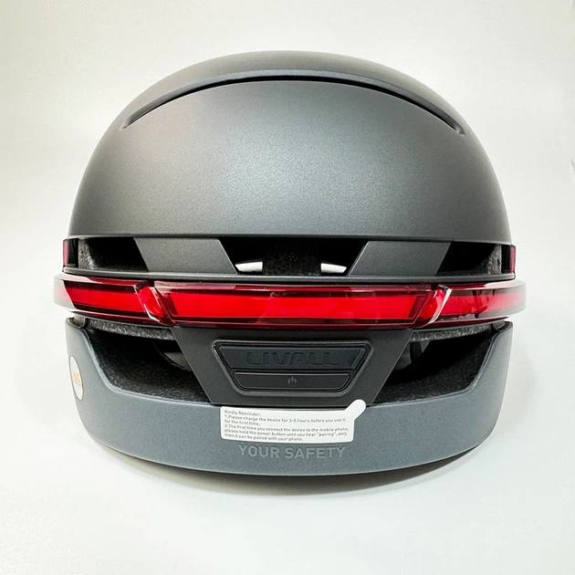 Захисний шолом Livall BH51M NEO (L) Black (57-61см), акустика, мікрофон, сигнали поворотів та стопів, додаток, пульт BR80, Bluetooth - Фото 4 Захисний шолом Livall BH51M NEO (L) Black (57-61см), акустика, мікрофон, сигнали поворотів та стопів, додаток, пульт BR80, Bluetooth - изображение 4