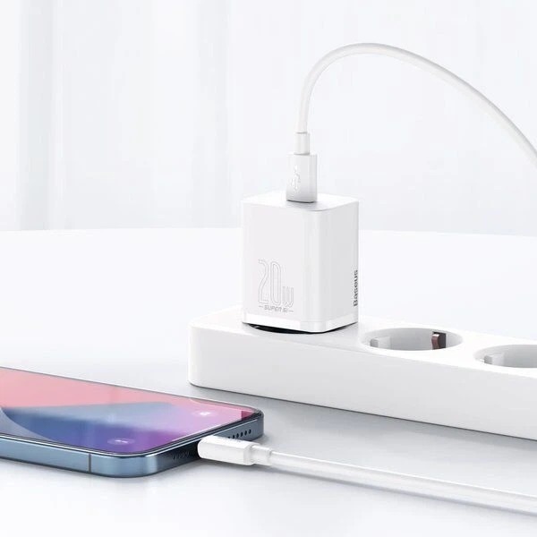 Мережевий зарядний пристрій з кабелем Baseus Super Si 1C 20W With Simple Wisdom Data Cable Type-C/iP 1m White - Фото 4 Мережевий зарядний пристрій з кабелем Baseus Super Si 1C 20W With Simple Wisdom Data Cable Type-C/iP 1m White - зображення 4