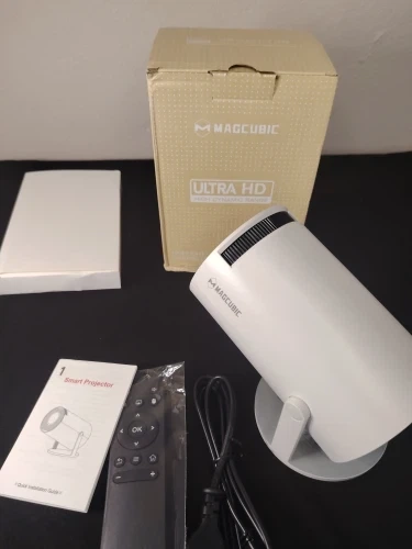 Портативний Смарт Проектор Magcubic HY300 PRO зі Smart ТV, Android 14, Wi-Fi та Bluetooth для перегляду фільмів і домашнього використання. ANSI 260 - зображення 6