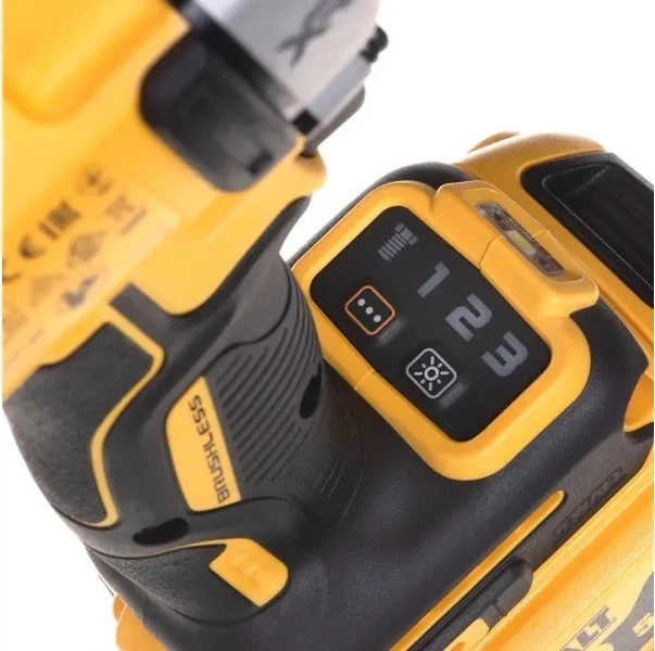 Акумуляторний ударний гайковерт DeWalt 18V XR 1/2" 812 Нм з 2 акумуляторами 5 Аг (DCF892P2T-QW) - зображення 7