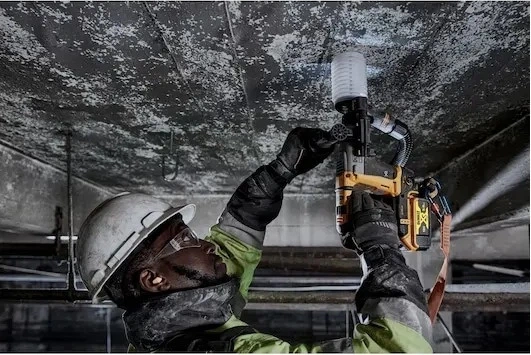 Акумуляторний перфоратор DeWalt SDS-Plus 18V XR з 2 акумуляторами 5 Аг (DCH172P2-QW) - зображення 7
