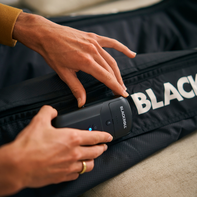 Компресійний масажер чоботи для ніг BLACKROLL® COMPRESSION BOOTS 2.0 - Фото 4 Компресійний масажер чоботи для ніг BLACKROLL® COMPRESSION BOOTS 2.0 - изображение 4