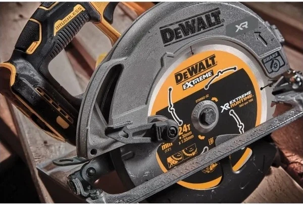 Акумуляторна циркулярна пила DeWalt 18V XR FLEXVOLT ADVANTAGE 190 мм без акумулятора та зарядного пристрою (DCS573NT-XJ) - зображення 10