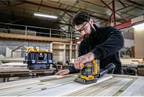 Akumulatorowa szlifierka oscylacyjna DeWalt 18 V XR bez akumulatora i ładowarki (DCW200N-XJ) - obraz 9