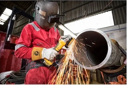 Набір електроінструментів DeWalt 18V XR з 4 акумуляторами 5 Ah 8 шт. (DCK853P4-QW) - зображення 5