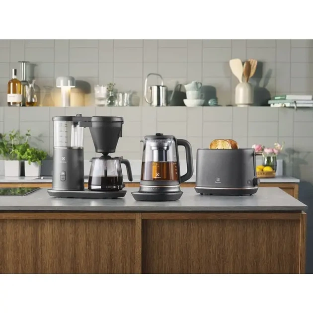 Електрочайник Electrolux 1.7л, Strix, скло, заварник, підтримка температури, чорний (00109423) - изображение 2