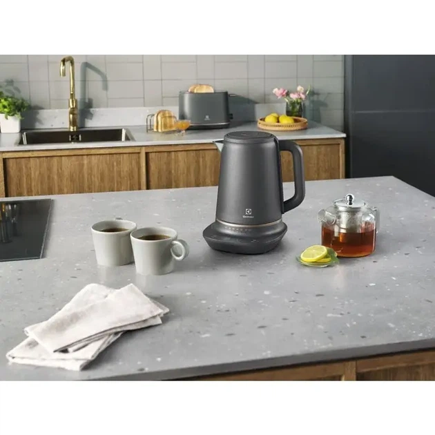 Електрочайник Electrolux 1.7л, Strix, метал, підтримка температури, чорний матовий (00109424) - зображення 3