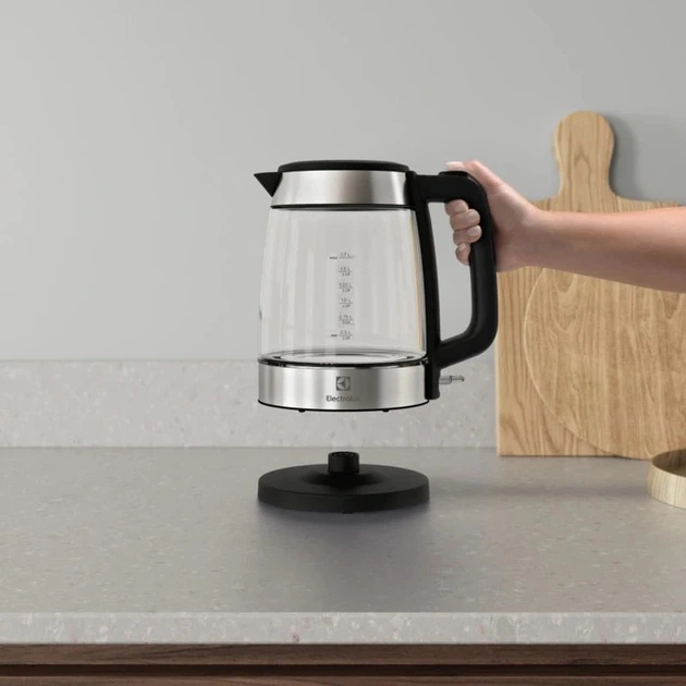 Електрочайник Electrolux 1.7л, Strix, скло, сріблясто-чорний (00109421) - Фото 6 Електрочайник Electrolux 1.7л, Strix, скло, сріблясто-чорний (00109421) - зображення 6