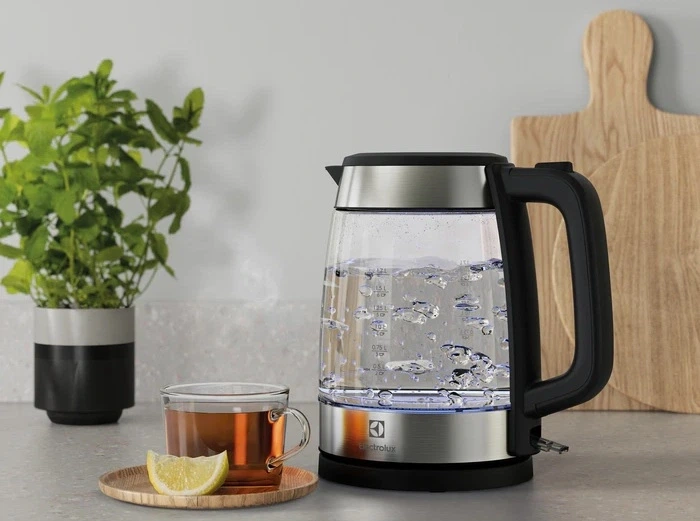 Електрочайник Electrolux 1.7л, Strix, скло, сріблясто-чорний (00109421) - Фото 8 Електрочайник Electrolux 1.7л, Strix, скло, сріблясто-чорний (00109421) - зображення 8