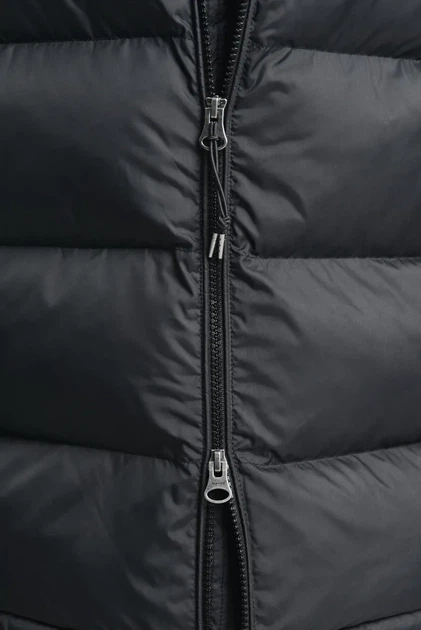 Чоловіча чорна куртка ACTIVE CLOUD JACKET Gant S 7006452 - Фото 6 Чоловіча чорна куртка ACTIVE CLOUD JACKET Gant S 7006452 - изображение 6