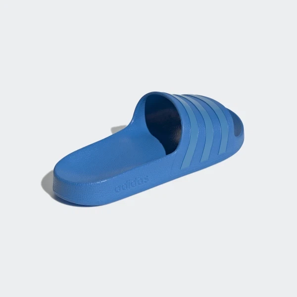 Жіночі шльопанці Adilette Aqua GZ5866 легкі тапки пляжні блакитні Розмір 38 - зображення 4