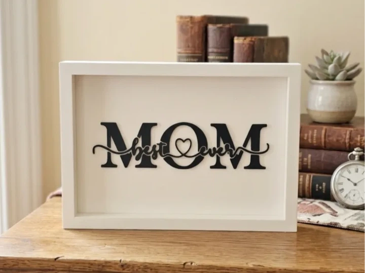 Настільна рамка з написом 'MOM best ever' подарунок для мами. Aivory - Фото 1 Настільна рамка з написом 'MOM best ever' подарунок для мами. Aivory - изображение 1