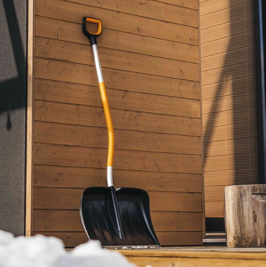 Скрепер для прибирання снігу вигнутий Fiskars X-series (1057186) - Фото 7 Скрепер для прибирання снігу вигнутий Fiskars X-series (1057186) - изображение 7
