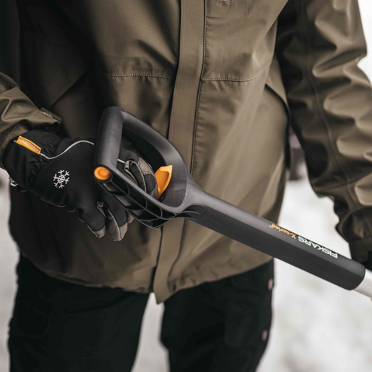Телескопічний скрепер для прибирання снігу Fiskars X-series (1057189) - изображение 6
