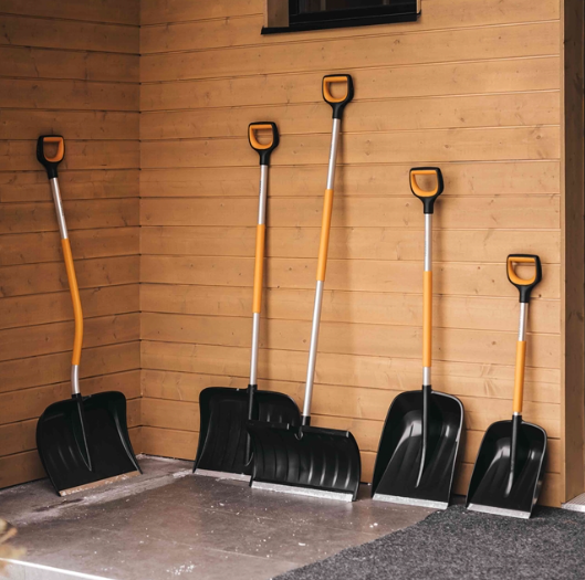 Скріпер для збирання снігу Fiskars X-series™ (1057178) - зображення 7