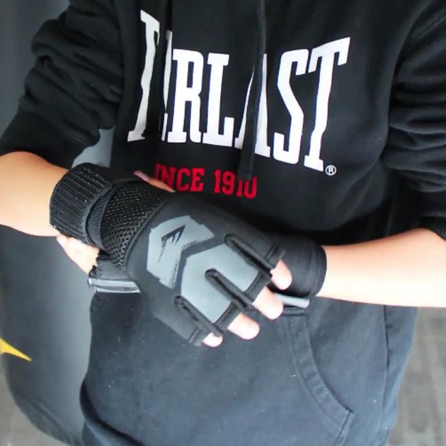 Бинти-рукавички Everlast 100% полиэстер S/M черный серый для детей - Фото 9 Бинти-рукавички Everlast 100% полиэстер S/M черный серый для детей - изображение 9