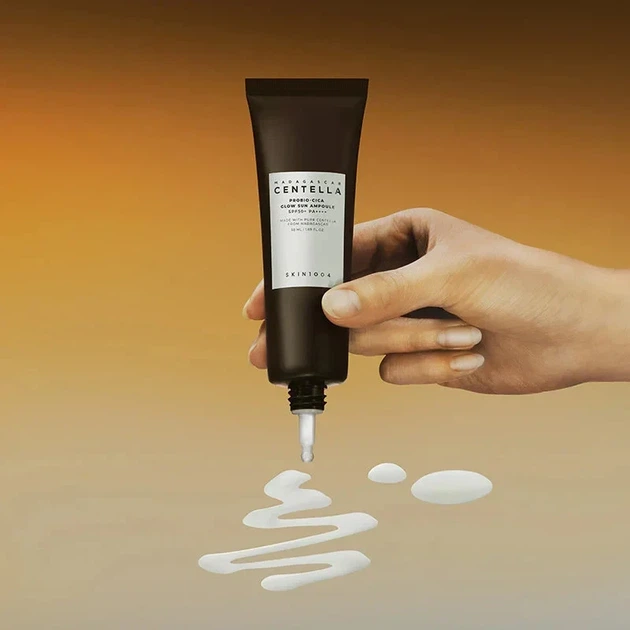Солнцезащитная ампульная сыворотка с центеллой SKIN1004 Madagascar Centella Probio-Cica Glow Sun Ampoule SPF50+ PA++++ 50 ml - Фото 1 Солнцезащитная ампульная сыворотка с центеллой SKIN1004 Madagascar Centella Probio-Cica Glow Sun Ampoule SPF50+ PA++++ 50 ml - изображение 1