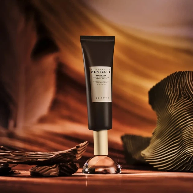 Солнцезащитная ампульная сыворотка с центеллой SKIN1004 Madagascar Centella Probio-Cica Glow Sun Ampoule SPF50+ PA++++ 50 ml - Фото 2 Солнцезащитная ампульная сыворотка с центеллой SKIN1004 Madagascar Centella Probio-Cica Glow Sun Ampoule SPF50+ PA++++ 50 ml - изображение 2