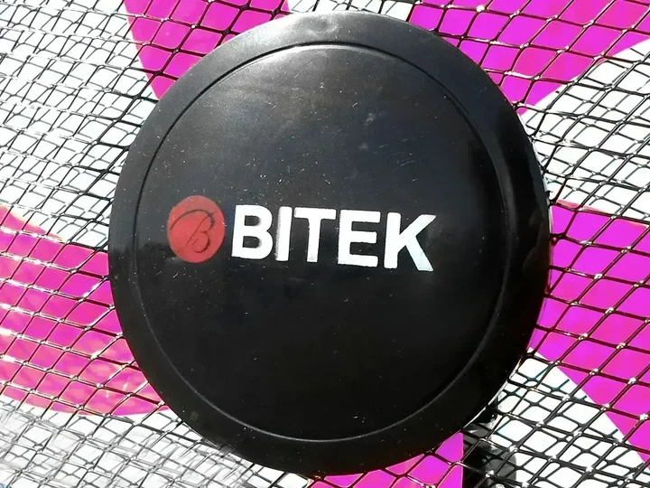 Вентилятор напольный BITEK BT-1630BP 40 см 100 Вт с 5 лопастями и автоповоротом для дома и офиса Черно-фиолетовый - изображение 5
