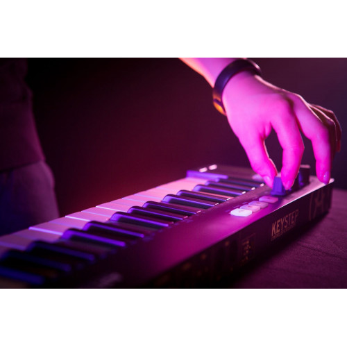 MIDI клавиатура Arturia KeyStep Black Edition - изображение 2