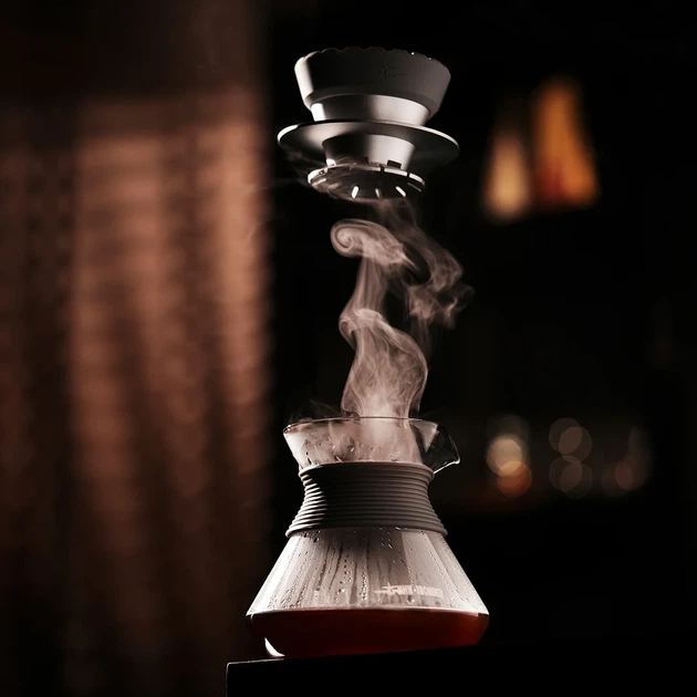 Сервер MHW-3BOMBER Aroma Coffee Server для кофе из термостойкого стекла с диффузионной крышкой (37262518E340) - Фото 7 Сервер MHW-3BOMBER Aroma Coffee Server для кофе из термостойкого стекла с диффузионной крышкой (37262518E340) - изображение 7