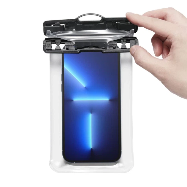 Водонепроницаемый чехол Spigen A601 Universal Waterproof 8.2" Crystal Clear (AMP04526) - Фото 5 Водонепроницаемый чехол Spigen A601 Universal Waterproof 8.2" Crystal Clear (AMP04526) - изображение 5