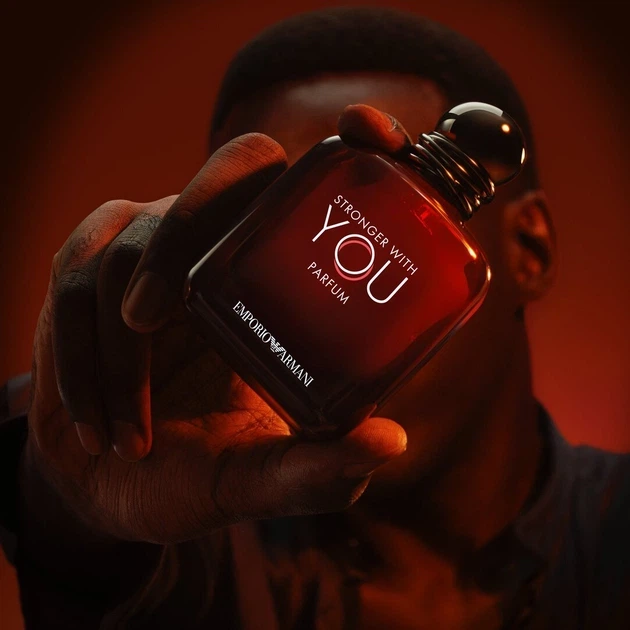 Парфумована вода для чоловіків Giorgio Armani Emporio Armani Stronger With You Parfum 50 ml - Фото 4 Парфумована вода для чоловіків Giorgio Armani Emporio Armani Stronger With You Parfum 50 ml - изображение 4
