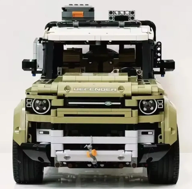 Конструктор з радіокеруванням Land Rover Defender 2573 деталей - зображення 5