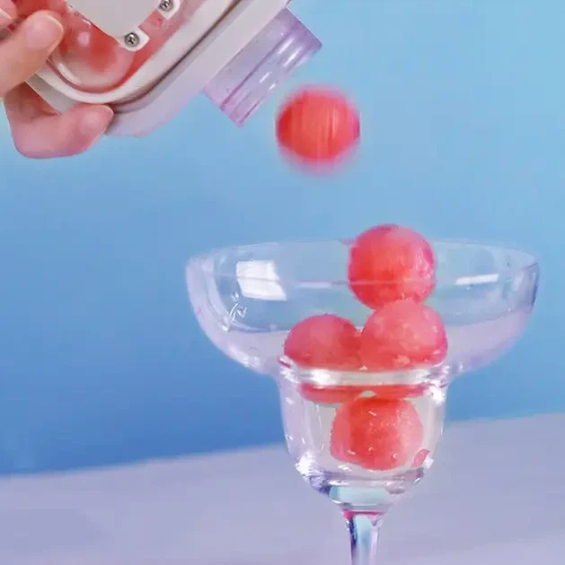Портативна силіконова форма для льоду пляшка складана 2 в 1 ICE CUBE TRAY на 17 кульок - изображение 7