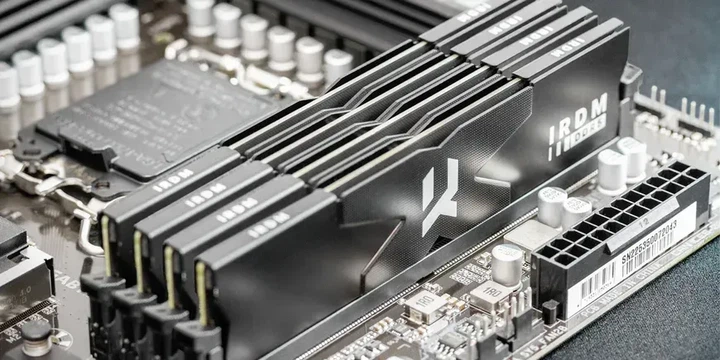 Оперативна пам'ять GOODRAM 32 GB (2x16GB) DDR5 6000 MHz IRDM Black (IR-6000D564L30S/32GDC) - зображення 6