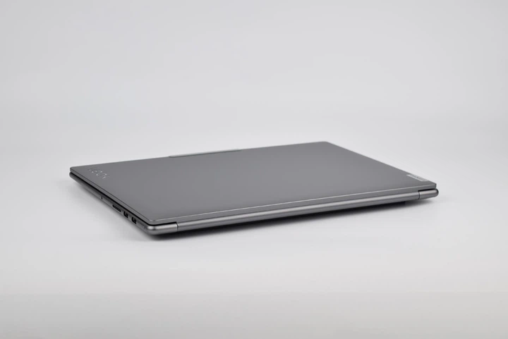 Ультрабук Lenovo Yoga Pro 9 16IMH9 Ultra 9-185H / 32GB / 1TB / RTX 4070 / 16" 3.2K Mini LED 165Hz / Win11 Ноутбук - зображення 3