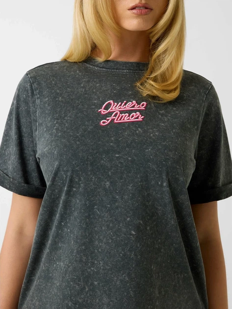 Футболка хлопковая женская Guess Ss Cn Quiero Amor Tee W6GI16-K3036-F90A S Black Acid Wash (7621235997311) - изображение 7