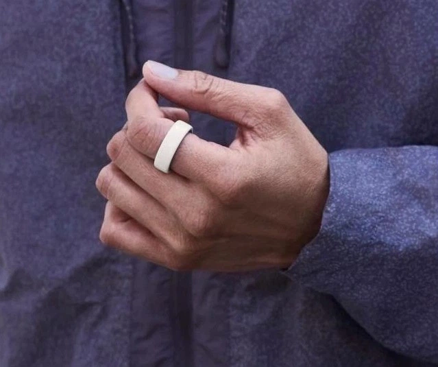 Розумне кільце Oura Ring 4 Ceramic Cloud Size 8 (JZ90-57460-08) - Фото 7 Розумне кільце Oura Ring 4 Ceramic Cloud Size 8 (JZ90-57460-08) - изображение 7
